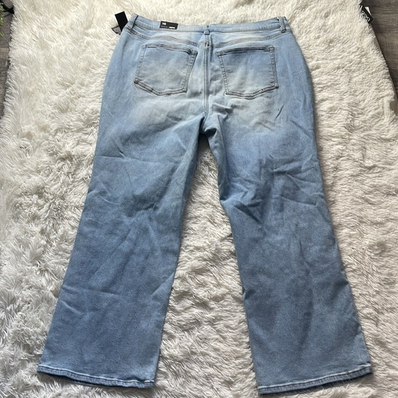 Fashion Nova Vibin Vintage 90's Slacker Straight Leg Jeans - Picture 3 of 10